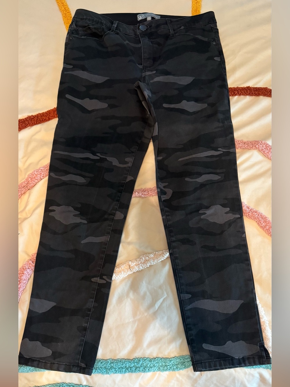 Wit & Wisdom Black Gray Camo Straight Leg Jeans
